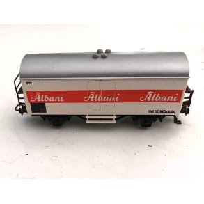 4415 Albani med �ske