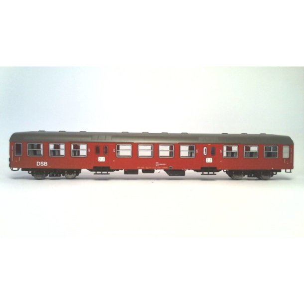 Heljan 5083 DSB Personvogn med �ske